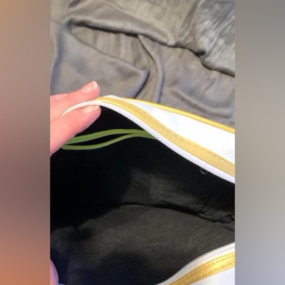 RADIO purse or crossbody satchel - Picture 4 of 6